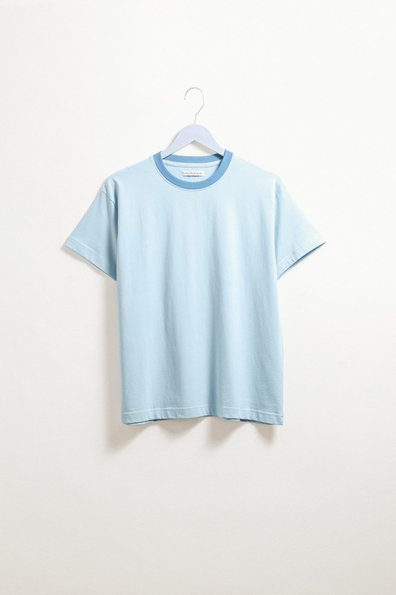 CONTRAST NECK REGULAR FIT T SHIRT